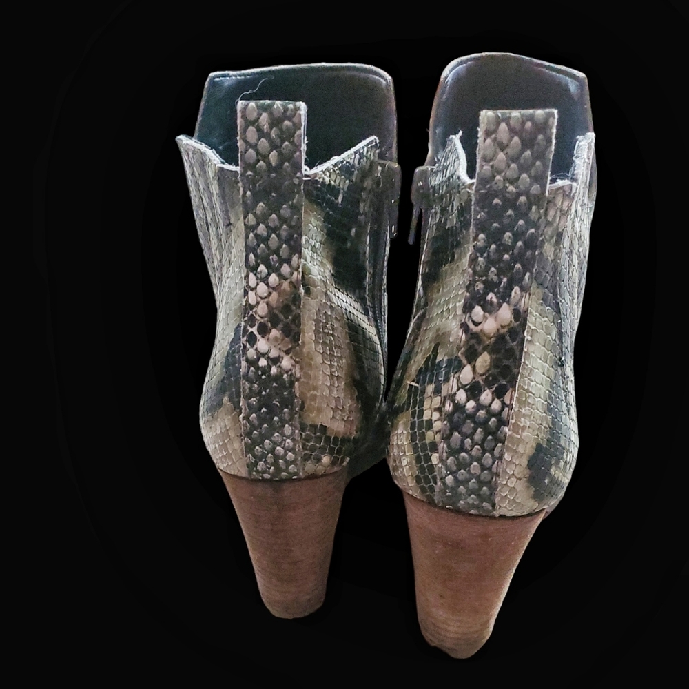 Guess Snakeskin Look Point Toe Booties. Size 8.5m… - image 5